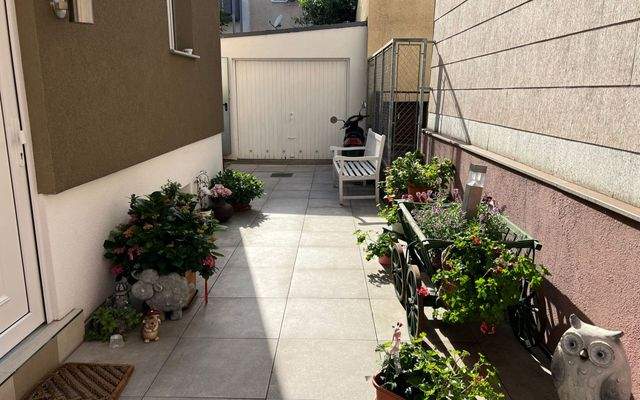 Eingang 2 WG Zimmer Stuttgart möbliert Zuffenhausen Wohnen auf zeit bei urbanbnb.jpeg