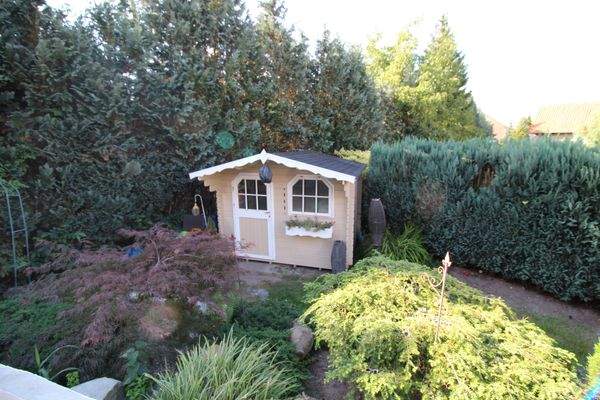 Gartenhaäuschen.JPG