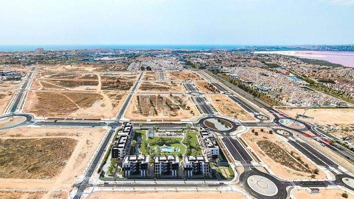 Stylish 2-Bedroom Apartments with Communal Pool in Torrevieja