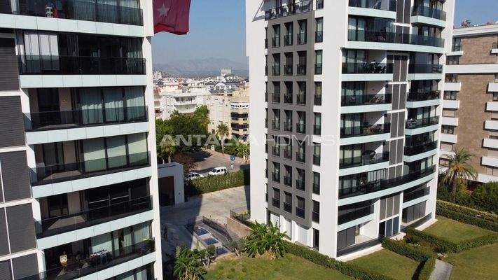 Renovated 4-Bedroom Furnished Villa by the Beach in Konyaaltı Liman