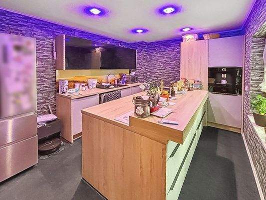 Küche mit Kochinsel