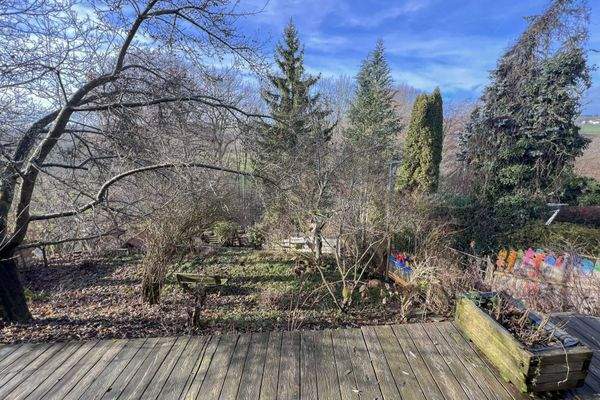 Terrasse + Garten in Hanglage