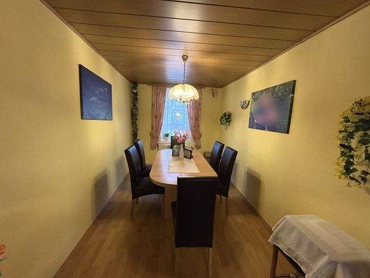 Esszimmer Hauptwohnung