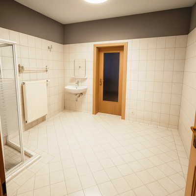 Großes Badezimmer Vorderhaus EG