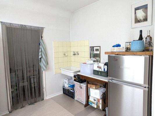 Hobbyraum mit Küchenanschlüssen (ehem. Küche)