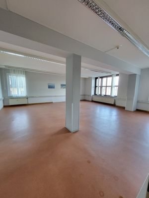 großzügiger Schulungsraum mit 71 m² Fläche