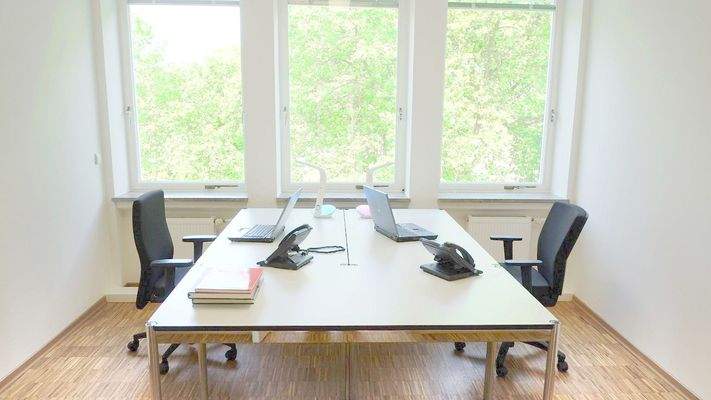 Büroraum für drei Arbeitsplätze