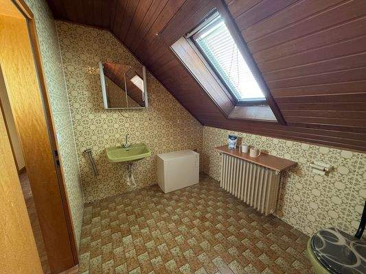 Badezimmer Wohnung DG