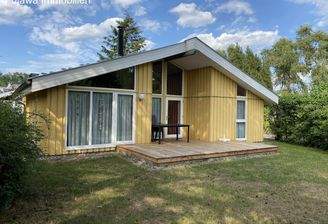 Ansicht Haus Terrasse und Garten