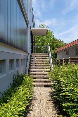 1 Hausansichten_Zugang_1.jpg