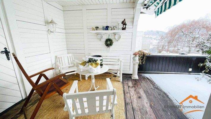 Terrasse / Süd-Loggia am Wohnzimmer