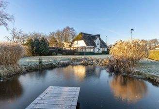 Blick vom Garten zum Haus