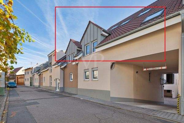 Vorderansicht mit Hofzufahrt