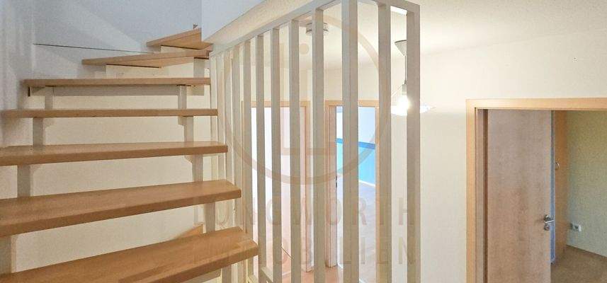 28-Treppenaufgang-2.OG