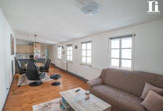 Zentrale 2,5-Zimmer-Wohnung mit Dachterrasse