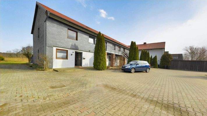 Eingangseite Mietwohnungen