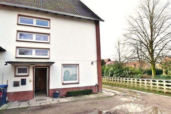 Eingang Wohnungen Vorderhaus