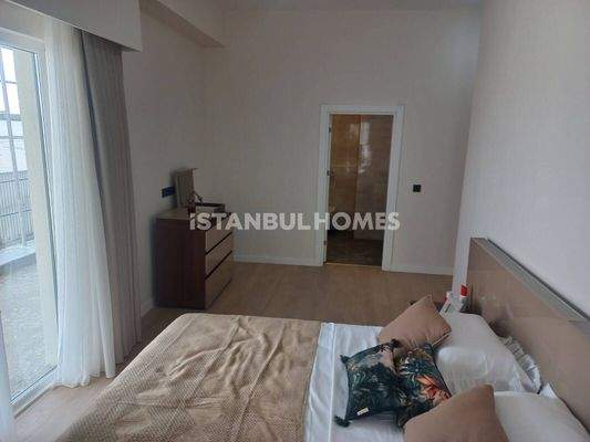 Flats in a Complex with a Pool in Buyukcekmece