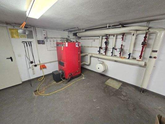 WE1 Souterrain Heizungsraum B2.jpg