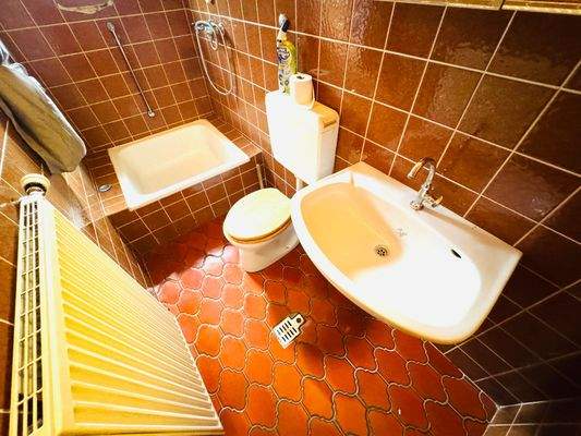 30. Badezimmer WE 1.OG rechts