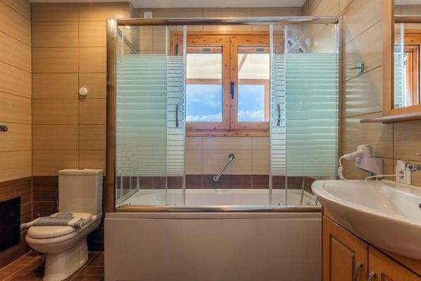 Kreta, Gavalochori: Zwei Villen und ein Studio mit einzigartigem Panoramablick auf das Meer zu verkaufen