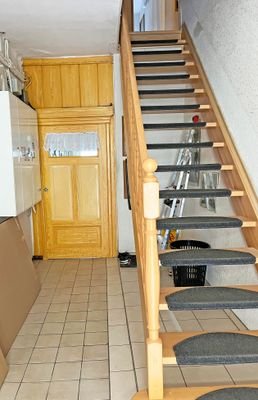 Treppenaufgang Vorderhaus.jpg