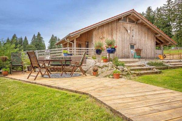 Pferdestall mit Terrasse