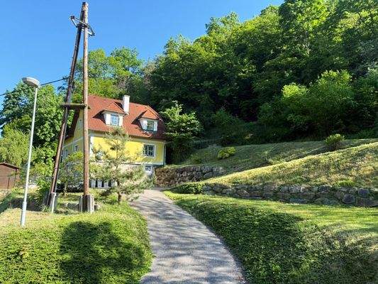 Aussenaufnahme Mai 25