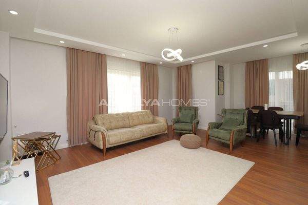 Furnished Flat with Indoor Parking in Antalya Muratpaşa