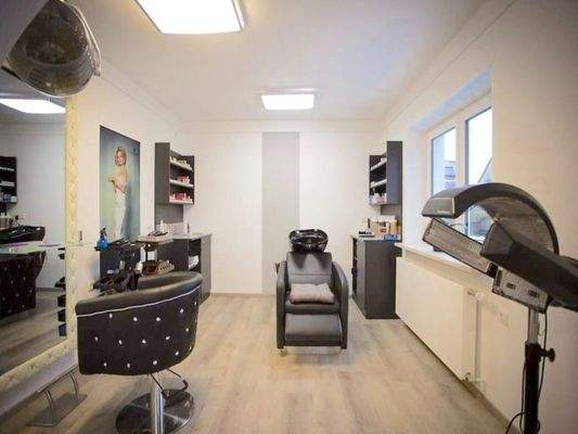 Viermieteter Laden 2