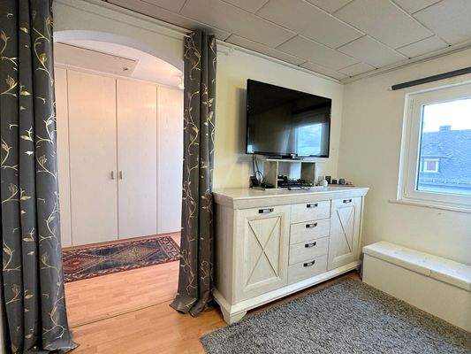 Ankleide am Schlafzimmer im Dachgeschoss