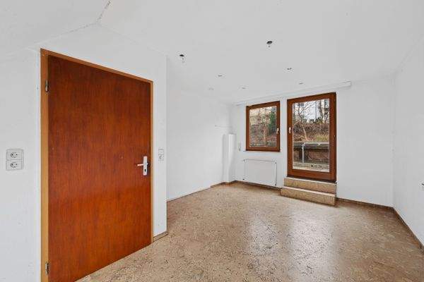 2. OG | Zimmer mit Zugang zum Balkon (1)