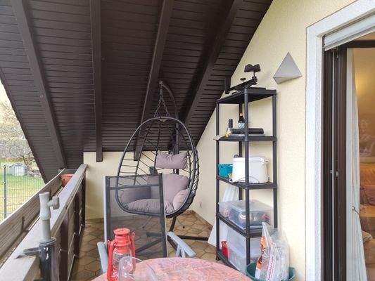 Überdachter Balkon