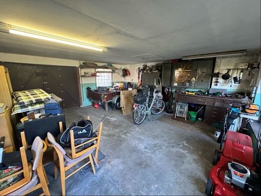 Garage mit Werkstatt