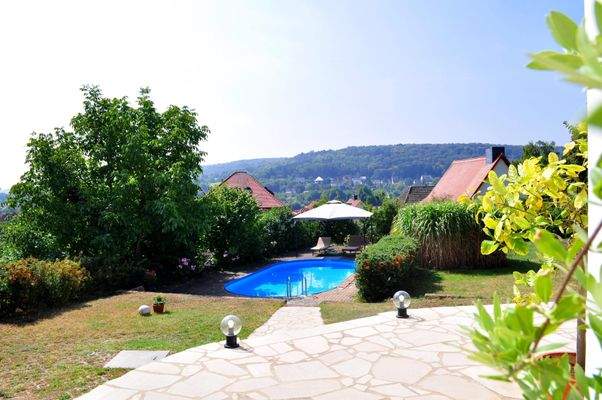 Freyburg/Unstrut | Garten mit Pool