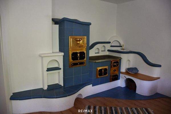 09 Kachelofen Küche EG