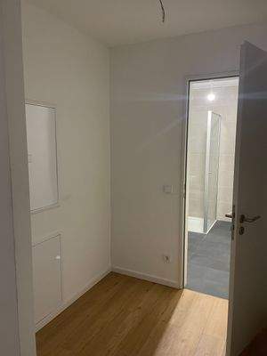 Wohnungseingang mit Bad