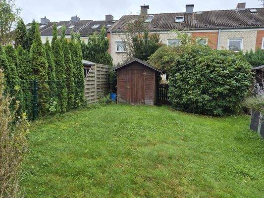Garten mit Gerätehaus.jpg