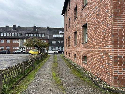 Zufahrt zum Garagenhof