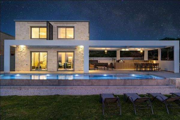 Kreta, Agios Onoufrios: Elegante Villa aus weißem Stein mit Meerblick zu verkaufen
