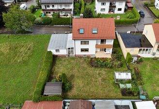 Einfamilienhaus mit Garten