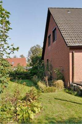 Garten an der rechten Hausseite