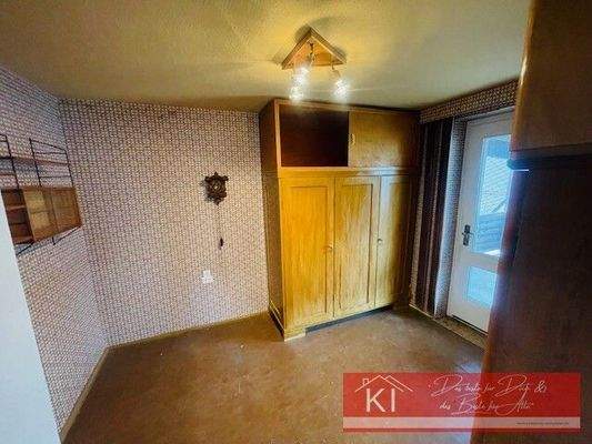 OG Nebenraum an Schlafzimmer mit Balkon