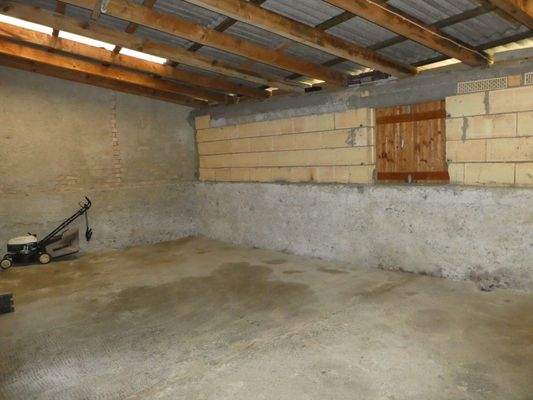 Geräumiger Abstellraum/ Werkstatt  - nachträglich angebaut