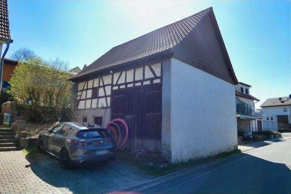 Scheune vorn an der Straße