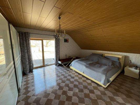 ZImmer 1 DG mit Zugang Dachterrasse