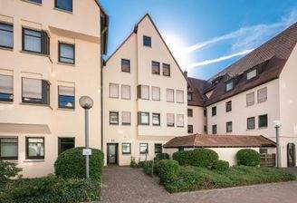 Außenansicht mit Zugang zum Haus