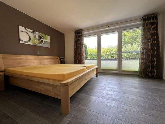 Schlafzimmer mit Blick in´s Grüne