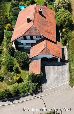 Haus, Doppelgarage und Hütte von Osten-2