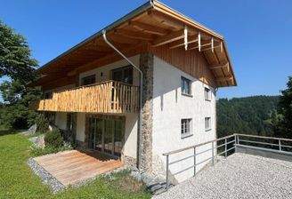 Titelbild Außenansicht Reiheneckhaus